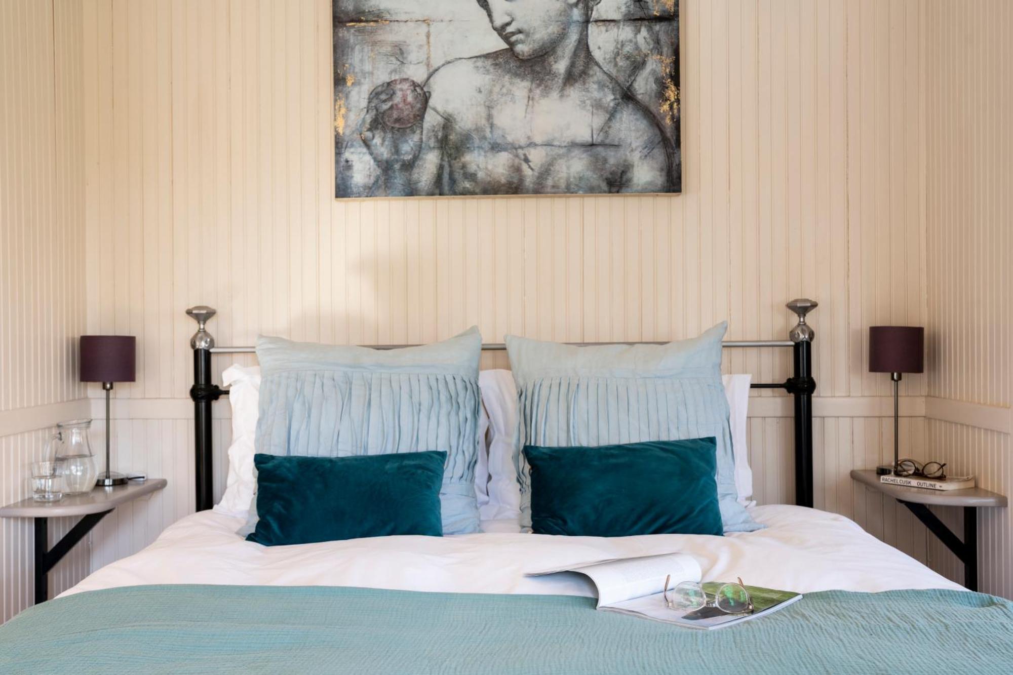 Old Mill Lodge By Huluki Sussex Stays Hurstpierpoint エクステリア 写真